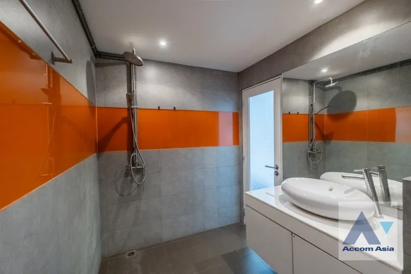 รูป 🔼🔽 AccomA 📩 Panoramic-view condo with bright interiors at Monterey Place (AA28408) - รูปที่ 12/20