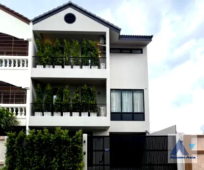 บ้านเดี่ยว ซอยปรีดี พนมยงค์ (สุขุมวิท 71) : 🔼🔽 AccomA 📩  4 BR House in Phra Khanong Nuea (AA44002)