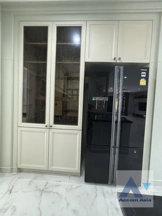 รูป 🔼🔽 AccomA 📩 Sleek Contemporary Home with Double-Height Foyer and Stylish Kitchen  (AA42158) - รูปที่ 15/20