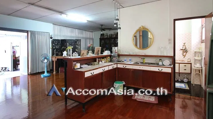 picture 🔼🔽 AccomA 📩  3 BR House in Khlong Ton Nuea (AA18540) - 9/14