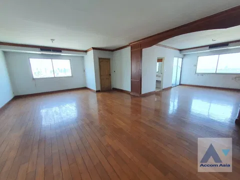🔼🔽 AccomA 📩  3 BR Condominium @The Executive Regent (AA30708)