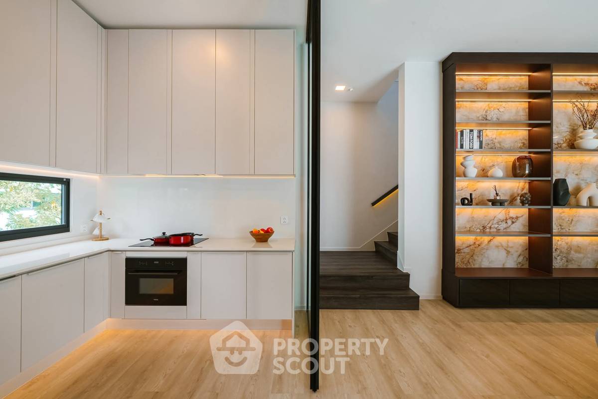 รูป บ้าน 4-ห้องนอน ที่ วีเว่ กรุงเทพกรีฑา ใกล้ กรุงเทพกรีฑา (ID 2284356) - รูปที่ 10/21