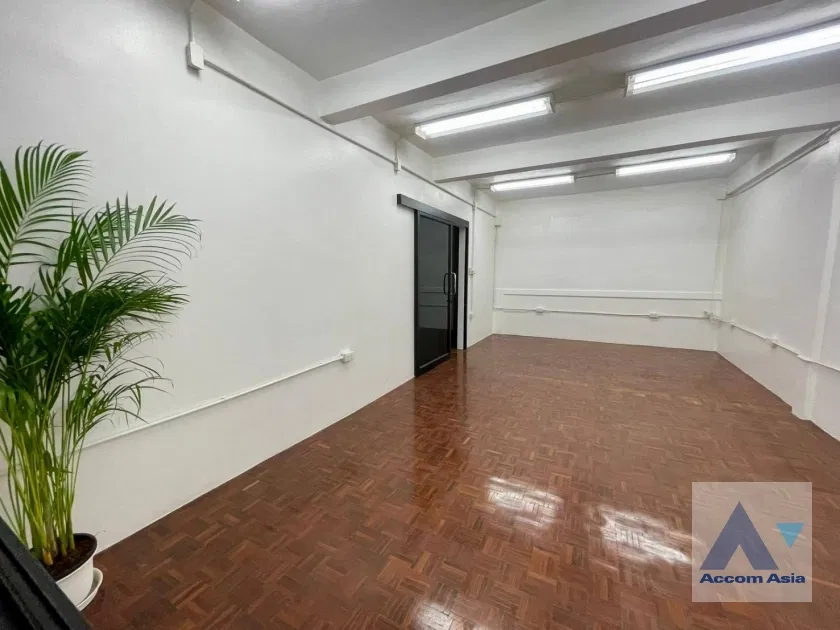 รูป 🔼🔽 AccomA 📩 Home Office,Pet friendly 3 BR Townhouse in Chong Nonsi (AA27831) - รูปที่ 17/20