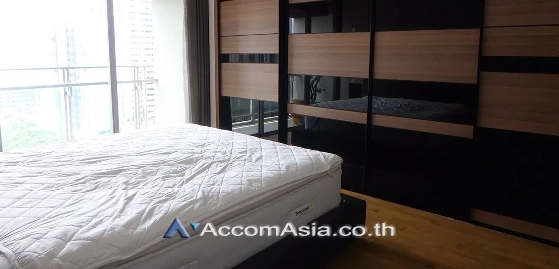 picture 🔼🔽 AccomA 📩 Built-in condo with city balcony and warm wood tones (1515298) - 7/9