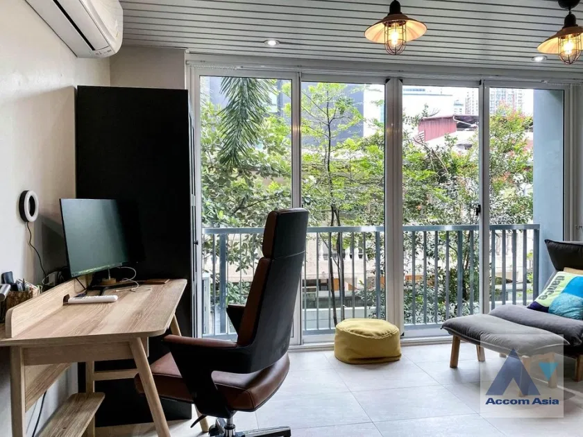 picture 🔼🔽 AccomA 📩  Modern home with bright blue interiors at Urbana Sukhumvit 15 (AA39741) - 12/20
