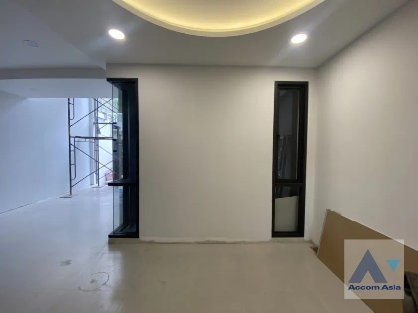 รูป 🔼🔽 AccomA 📩 Newly renovated 3 BR House in Khlong Ton Nuea (AA44322) - รูปที่ 4/20