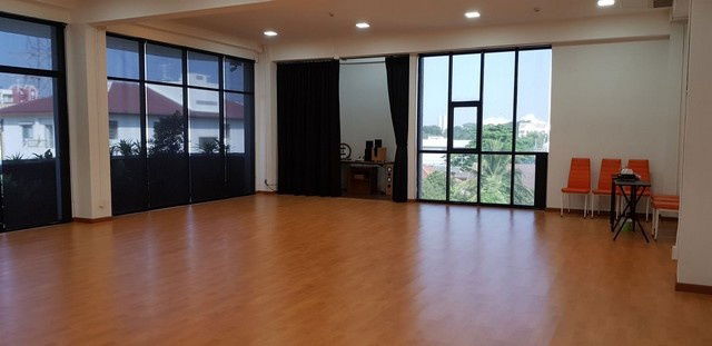 picture FOR RENT  OFFICE PROPERTY  62000 BAHT per MONTH - 3/8