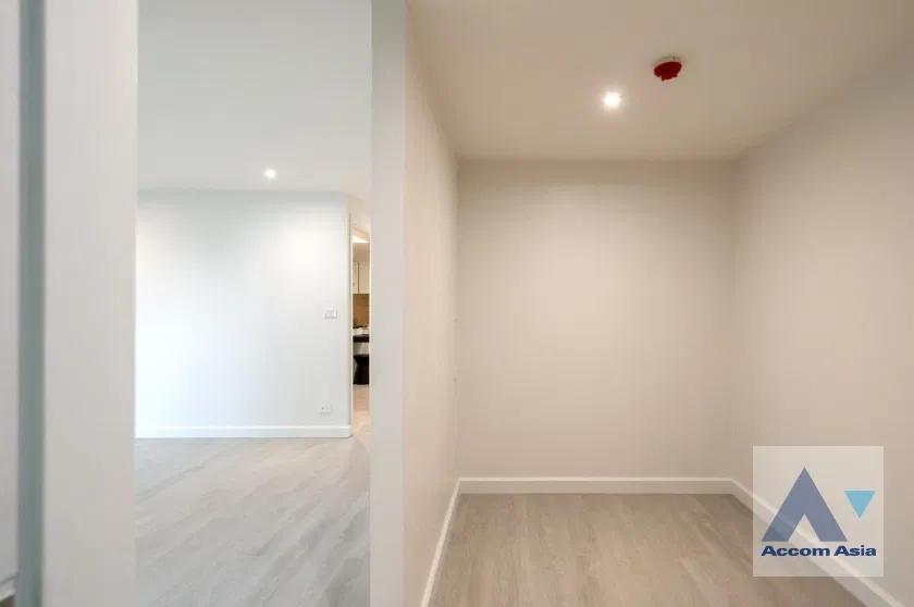 picture 🔼🔽 AccomA 📩  Newly Renovated, Fully Furnished Condo for Sale in a Low-Rise Building at Le Nice Ekamai (AA42253) - 18/20