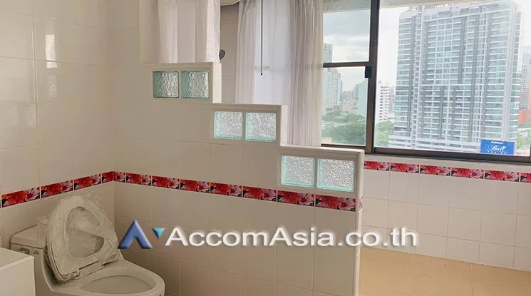 picture 🔼🔽 AccomA 📩 Bright corner unit with warm wood floors and private garden balcony (2045801) - 11/13