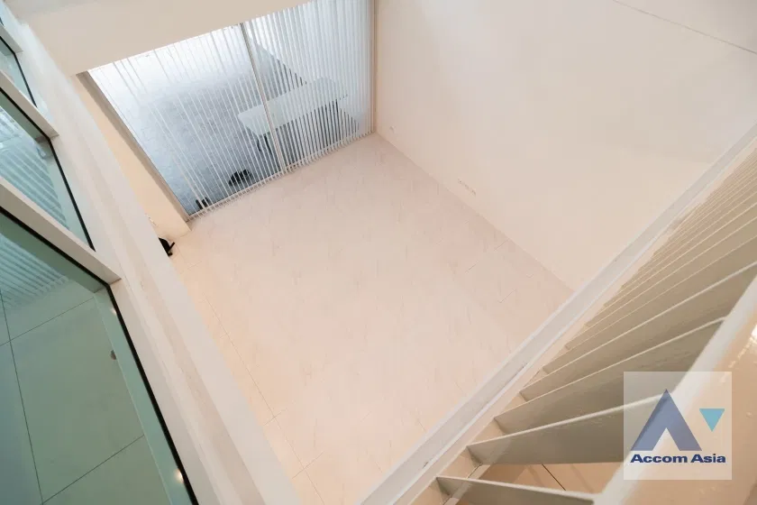รูป 🔼🔽 AccomA 📩 Modern 3.5-Storey Home with Indoor Rooftop – Perfect for Living or Home Office - Near BTS (1715007) - รูปที่ 20/20