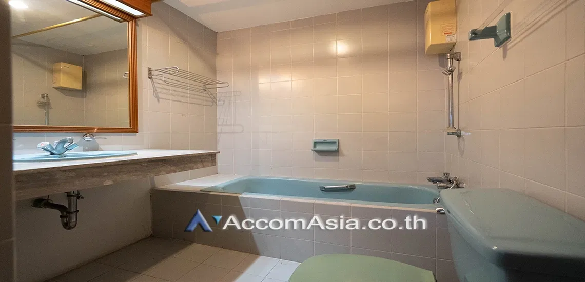 รูป 🔼🔽 AccomA 📩 Classic-style condominium with large layout and relaxing balconies (20612) - รูปที่ 12/14