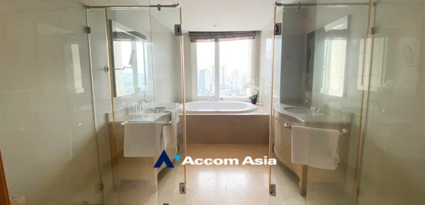 รูป 🔼🔽 AccomA 📩  Well-lit condominium with wood accents and panoramic windows in Sathorn (AA19577) - รูปที่ 13/18