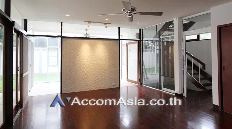 picture 🔼🔽 AccomA 📩 Pet friendly 3 BR House in Khlong Ton Nuea (13000372) - 5/12