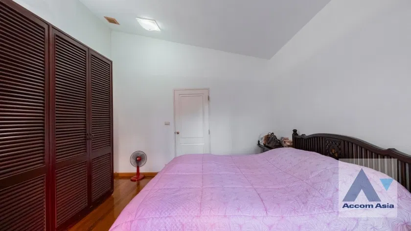 picture 🔼🔽 AccomA 📩 Panoramic duplex condominium with skyline views at Premier Condominium (AA37526) - 18/20