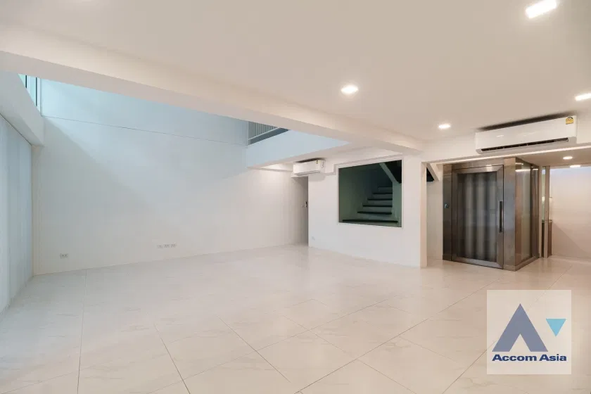 รูป 🔼🔽 AccomA 📩 Modern 3.5-Storey Home with Indoor Rooftop – Perfect for Living or Home Office - Near BTS (1715007) - รูปที่ 4/20