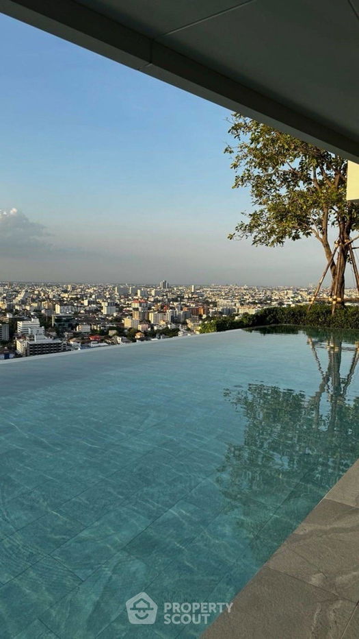 picture 2-BR Condo at SOHO Bangkok Ratchada near MRT Huai Khwang (ID 2284453) - 17/25