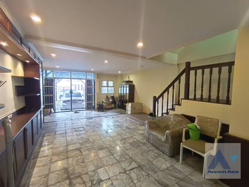 รูป 🔼🔽 AccomA 📩 Simple townhouse for rent in Sukhumvit (AA11183) - รูปที่ 3/20