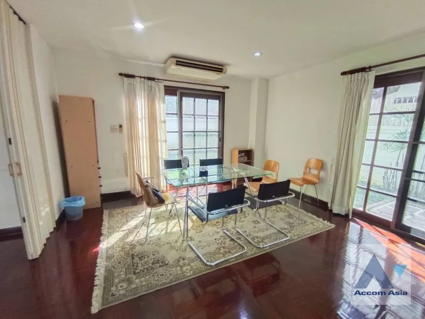 picture 🔼🔽 AccomA 📩  Family home with Tudor charm in peaceful compound near BTS Onnut (99870) - 12/20