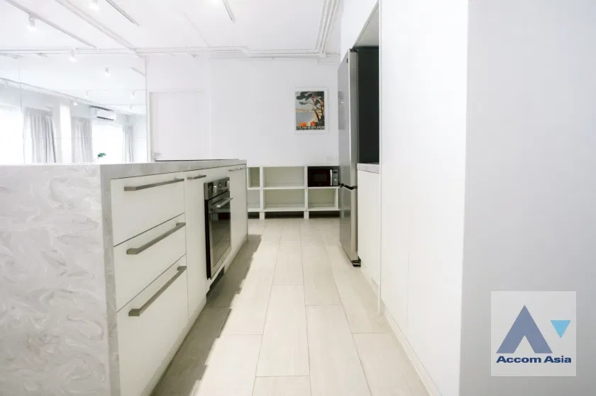 picture 🔼🔽 AccomA 📩 Newly renovated 2 BR Condominium @Navin Court (AA44330) - 7/20