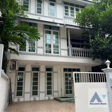 🔼🔽 AccomA 📩 Fully Furnished,Home Office,Pet friendly 4 BR Townhouse in Thung Maha Mek (AA43939)