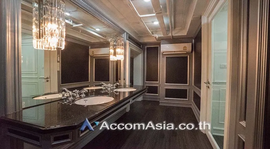 picture 🔼🔽 AccomA 📩 Double High Ceiling 3 BR Condominium @The Emporio Place (AA27803) - 8/12