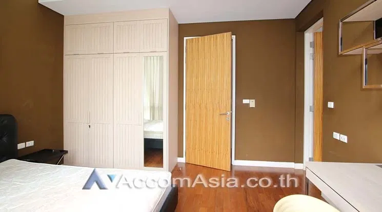 picture 🔼🔽 AccomA 📩 Elegant condo with warm tones and built-in features (1512069) - 7/13
