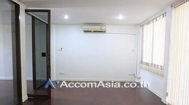 picture 🔼🔽 AccomA 📩 Home Office 4 BR Townhouse in Khlong Toei Nuea (AA18310) - 3/17