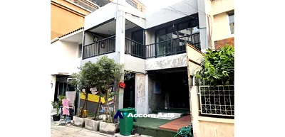 ทาวน์โฮม เขตคลองเตย : 🔼🔽 AccomA 📩 Home Office 4 BR Townhouse in Klong Tan (13002485)