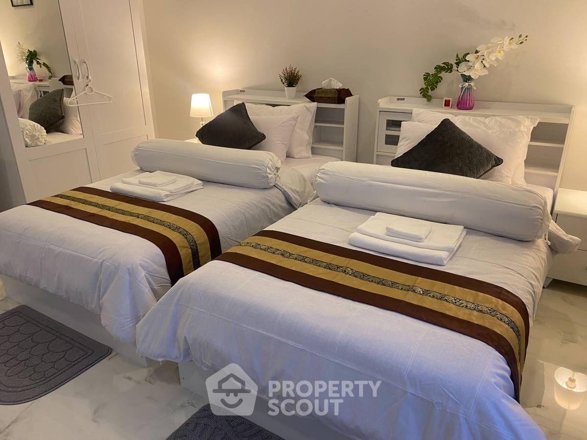 picture 3-BR Villa close to Artist Village Hua Hin (ID 2283705) - 2/12