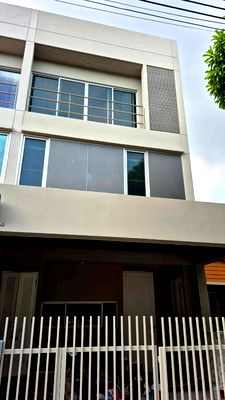 เช่าโฮมออฟฟิศ เขตสวนหลวง : RENT / SALE ทาวโฮมหรู Noble Cube พัฒนาการ ที่ดินใหญ่ 40.5 ตรว วิวสวน ใกล้ทางด่วน