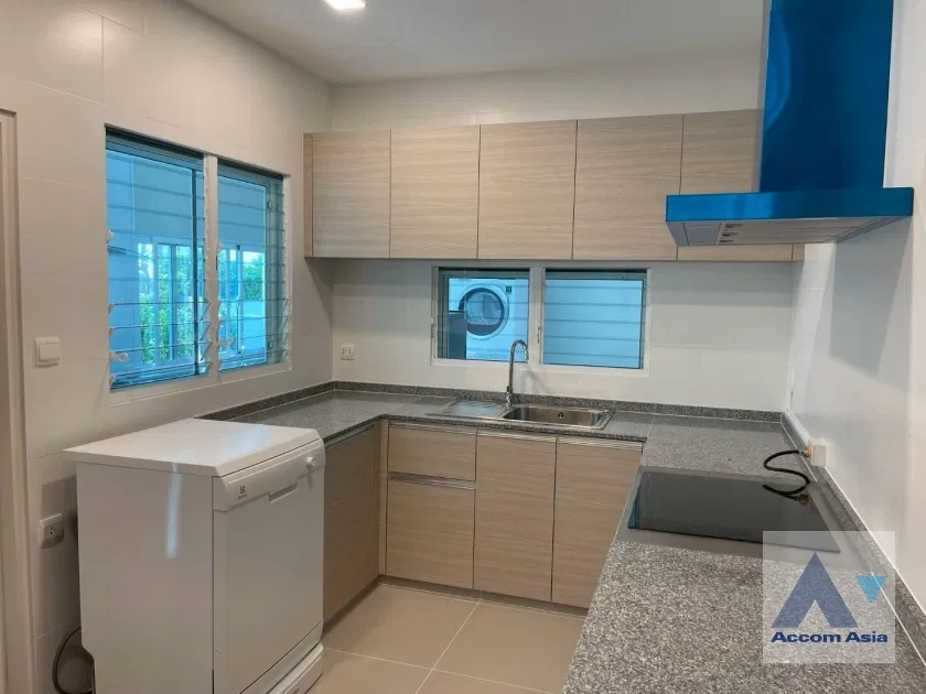 รูป 🔼🔽 AccomA 📩  Modern house with soft interior and greenery view in Pattanakarn (AA43473) - รูปที่ 6/15