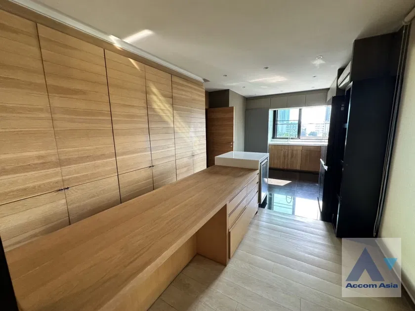 รูป 🔼🔽 AccomA 📩 Elegant Condominium in Prime Sathorn with Dual Entrances (20798)  - รูปที่ 10/17