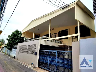 เช่าบ้านเดี่ยว พญาไท : 🔼🔽 AccomA 📩 Pet friendly 4 BR House in Phaya Thai (AA40561)