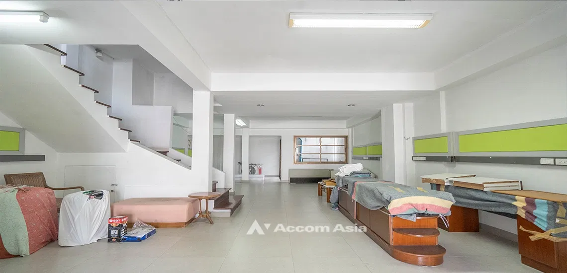 picture 🔼🔽 AccomA 📩 4 storey townhouse for rent, perfect for home office in Sukhumvit, Bangkok near BTS Phrom Phong (AA20475) - 4/17
