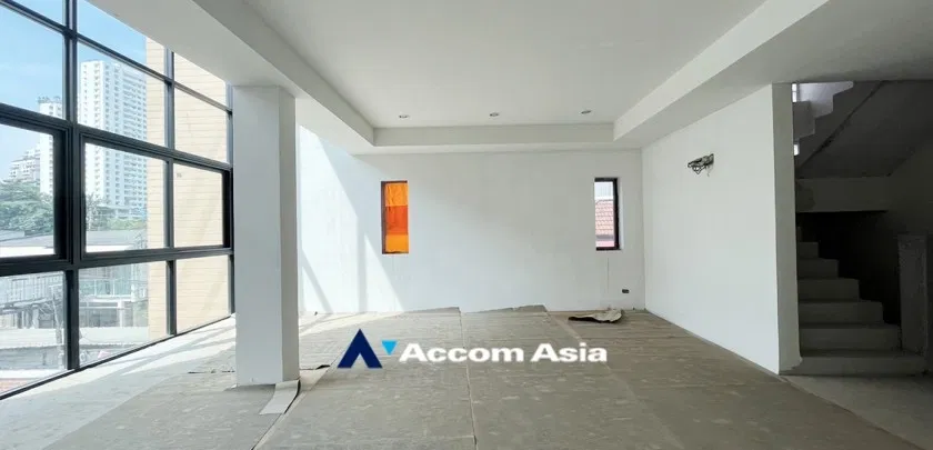 รูป 🔼🔽 AccomA 📩 Brand-new townhome in Moon Terrace Village, near BTS Phrom Phong (AA32924) - รูปที่ 8/20