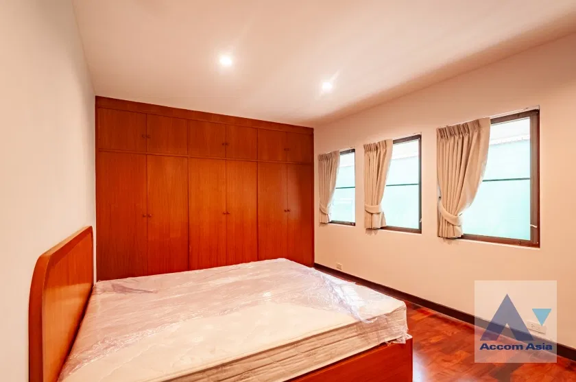 picture 🔼🔽 AccomA 📩  3 BR House in Khlong Ton Nuea (1720459) - 14/20