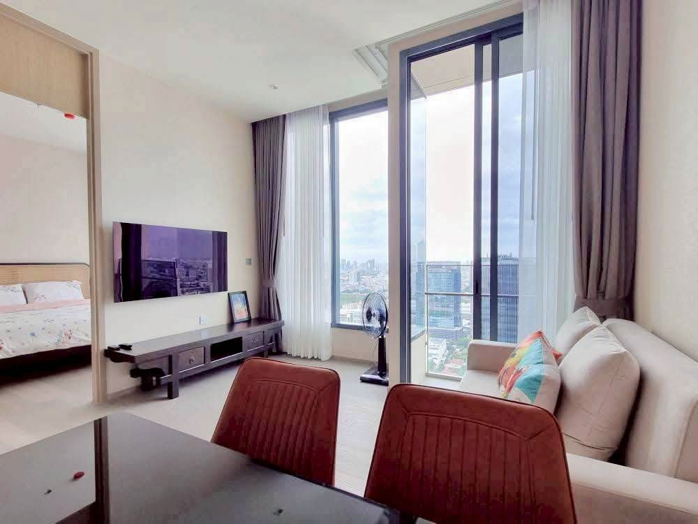 รูป  ให้เช่า คอนโด อโศก The Esse asoke 44ตรม. 1ห้องนอน1รับแขก วิวสวยโปร่งลมเย็นสบาย   เพียง45k - รูปที่ 3/19