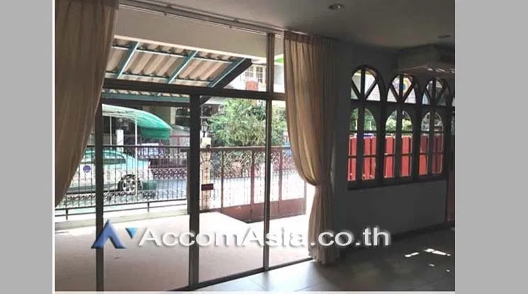 picture 🔼🔽 AccomA 📩  4 BR Townhouse in Khlong Toei Nuea (AA16379) - 2/4