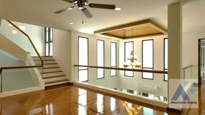 picture 🔼🔽 AccomA 📩 Modern 3-storey house with natural light and private garden in Sukhumvit  - 16/20