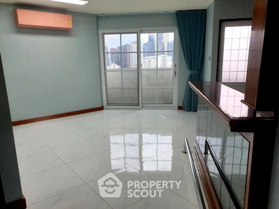 Condos for sale BTS Phrom Phong : 2-BR Condo at D.S. Tower 2 Sukhumvit 39 Condominium near MRT Sukhumvit (ID 882560)