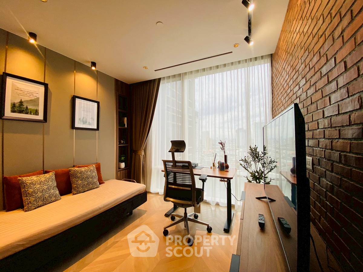 picture 2-BR Condo at Four Seasons Private Residences Bangkok near BTS Saphan Taksin (ID 2283842) - 14/16