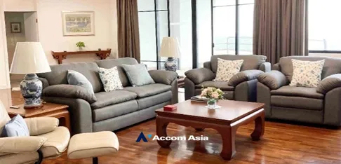 🔼🔽 AccomA 📩 Royal River Place