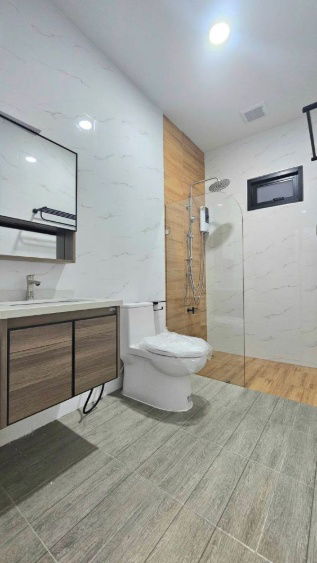 รูป ขายบ้านเดี่ยว 2 ชั้น หมู่บ้านสันติสุข ( บ้านสามัคคี ) พร้อมอยู่ ฟังก์ชั่นครบ ขนาดเริ่มต้น 62.4 ตร.ว. พร้อมโอน ต.พิชัย เมืองลำปาง - รูปที่ 13/14