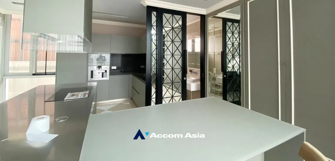 picture 🔼🔽 AccomA 📩  Grand Modern-Classic Home with Double-Height Ceiling (AA34999) - 9/18
