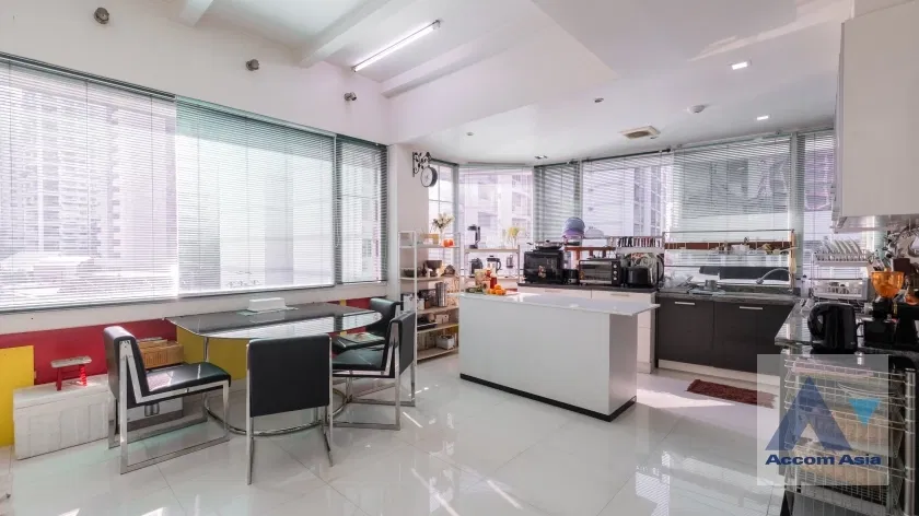 picture 🔼🔽 AccomA 📩 Panoramic duplex condominium with skyline views at Premier Condominium (AA37526) - 8/20