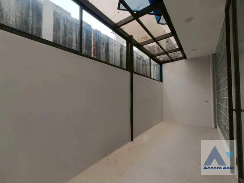 รูป 🔼🔽 AccomA 📩 Modern renovated townhouse in the heart of Ekkamai (AA42420) - รูปที่ 17/20