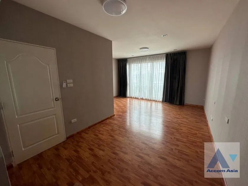 รูป 🔼🔽 AccomA 📩 Townhouse in a private project with backyard and pet-friendly policy (13001080) - รูปที่ 8/18