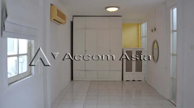 รูป 🔼🔽 AccomA 📩 Home Office 5 BR Townhouse in Khlong Ton Nuea (13000795) - รูปที่ 10/16