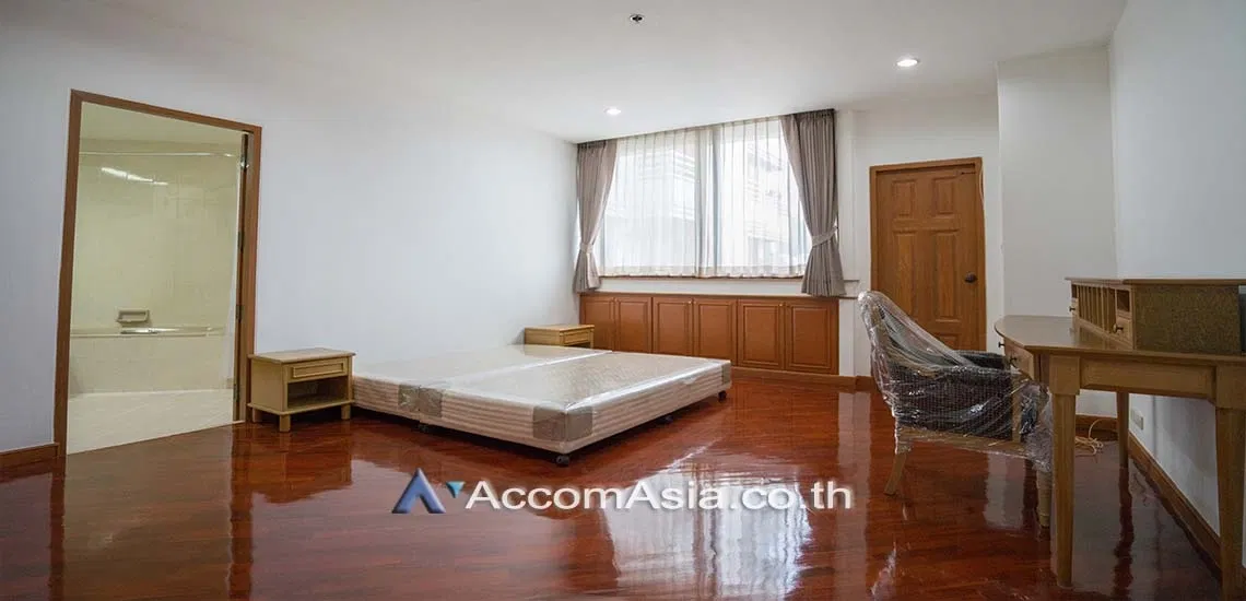 รูป 🔼🔽 AccomA 📩 Classic-style condo with light-filled interiors and city views (AA28974) - รูปที่ 8/12