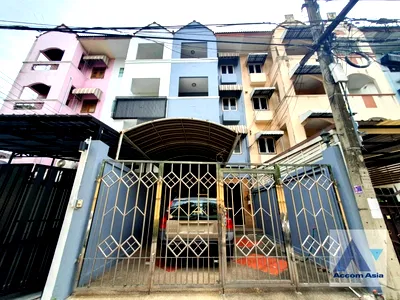 ทาวน์โฮม สุขุมวิท 46 : 🔼🔽 AccomA 📩  4 BR Townhouse in Phra Khanong Nuea (AA36700)